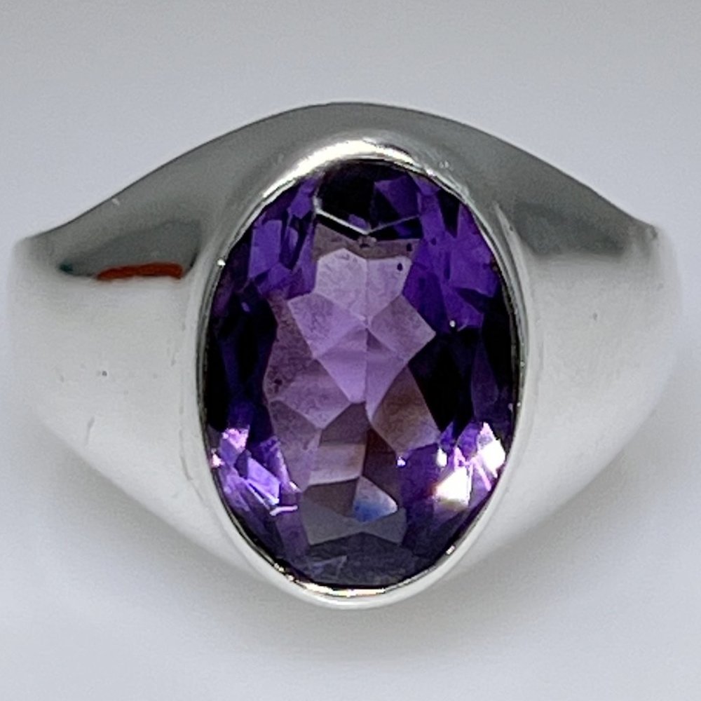 Bold sterling silver ring with oval faceted natural Amethyst size 9.75, NWOT